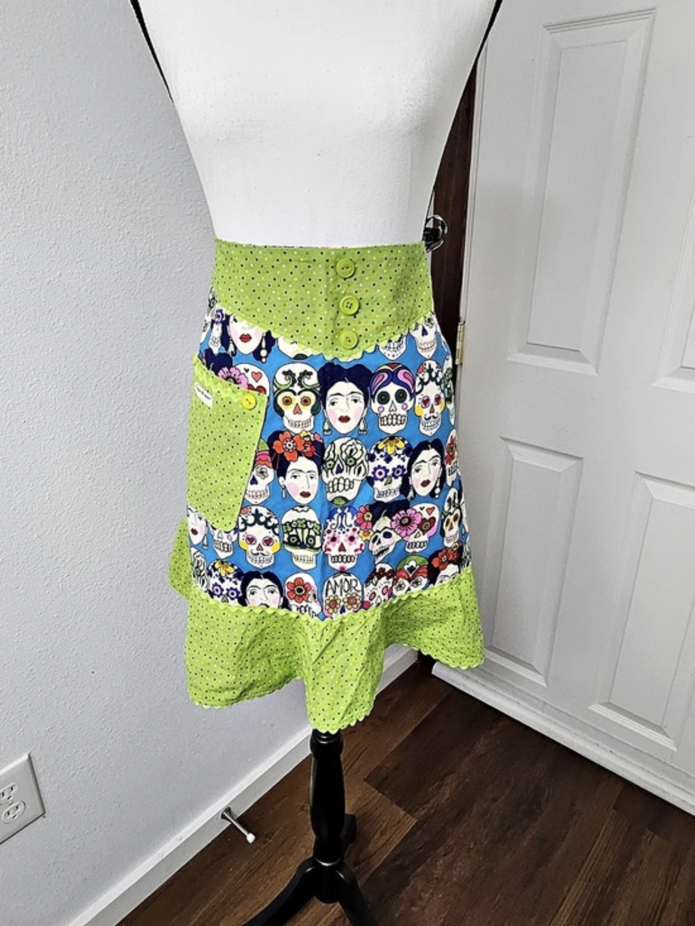 Skull Print Apron